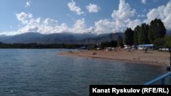Ысык-Көлдүн жээги. Иллюстрациялык сүрөт. 