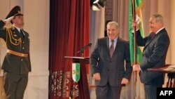 Теперь уже ясно, что никакого обещанного перераспределения полномочий между исполнительной и законодательной ветвями власти не будет