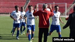 Мухаммаджон Хабибуллоев со своими подопечными