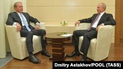 Виктор Медведчук, глава политсовета партии "Оппозиционная платформа – За жизнь" во время встречи с президентом России Владимиром Путиным, Москва, 6 октября 2020