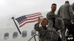 Ирактан үйүнө кайткан АКШ аскерлери. 1-ноябрь, 2011-жыл. 