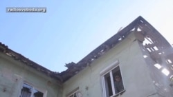 «Моя хата з краю»: хто допомагає донеччанам відбудувати житло