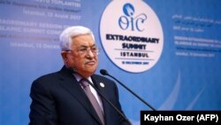 محمود عباس، رئیس تشکیلات خودگردان فلسطینی، در نشست فوق‌العاده سازمان همکاری اسلامی در استانبول،