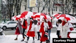 З полудня до 14:00 в центрі Мінська планують провести ланцюг солідарності з плакатами і транспарантами з приводу нелегітимності проведення Всебілоруських народних зборів – провладного форуму