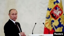 Оьрсийчоь -- Оьрсийн президент Путин Владимир Кремлехь, Лахьанан-бутт, 4, 2013