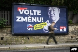 Предвыборный плакат Томио Окамуры