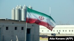 روزنامهٔ وال‌استریت جورنال توصیه می‌کند که دولت ترامپ باید سختگیری‌ها بر تهران را افزایش دهد تا توافقی «مفید» از دل مذاکرات به دست آید