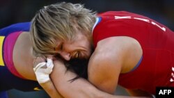 مسابقه کشتی زنان در المپیک لندن بین قزاقستان و چین