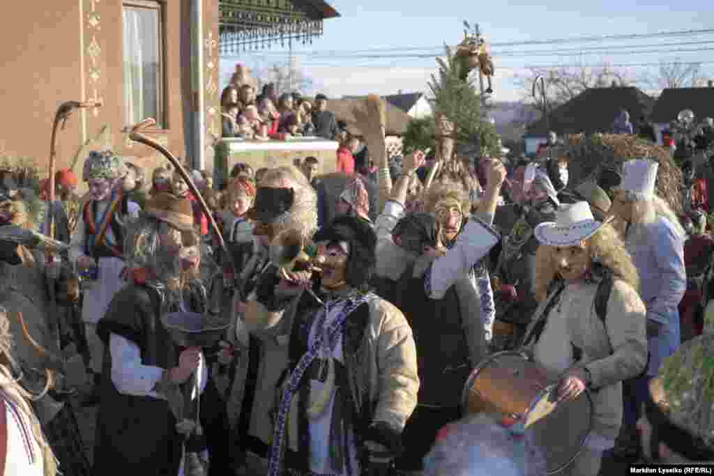 Красноїльськ складається із семи кутів: Путна Верхня, Путна Нижня, Тражани, Сус, Дял, Гута та Слатина