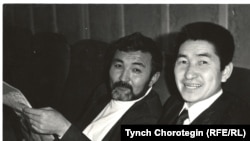 Т.Эгембердиев (солдо) жана макаланын автору. КДК. 1991.
