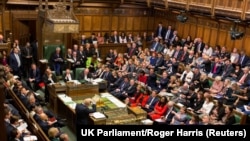 Британський парламент відновлює роботу