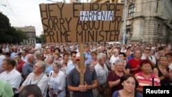 Hungary -- Thousands of people protest against the government's decision to extradite soldier Ramil Safarov, in Budapest, 04Sep2012