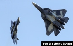 سوخو ۵۷ در حال مانور