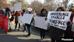 Armenia - Young activists mark International Day for the Elimination of Violence Against Women in Yerevan, 25Nov2016.