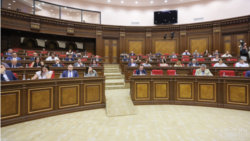 ԱԺ-ն դատապարտեց իշխանությանը բռնի տիրանալու փորձերը. ընդդիմադիրների պնդմամբ՝ ՔՊ-ն ուղղորդում է իրավապահներին