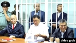 Текебаев и Чотонов в зале суда. 5 июня 2017 года.