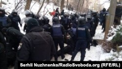 Сутички біля будівлі Солом’янського суду, де обирали запобіжний захід Геннадію Труханову, 15 лютого 2018 року