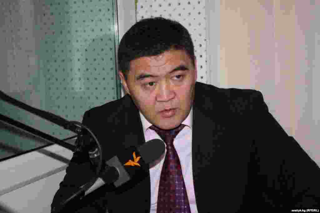 На внеочередном съезде &quot;Ата-Журта&quot; Камчыбек Ташиев избран председателем партии