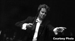 В репертуарі оркестру не тільки музична класика, а й твори сучасних українських композиторів. Фото з архіву Хобарта Ерла