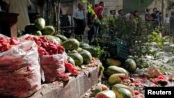 Сирия - овощной рынок в Алеппо после бомбежки, 31 июля 2013 г.