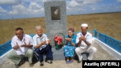 2013 елда Алиме Абденнановага куелган һәйкәл