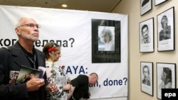 ادای احترام به آنا پولیتکوفسکایا روزنامه نگار روس که سال گذشته کشته شد