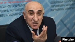 Armenia -- RA Minister of Territorial Administration and Development David Lokyan at a press conference. 26DEc., 2016