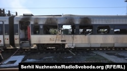 Потяг, пошкоджений внаслідок російського масованого обстрілу Києва, 28 серпня 2025 року