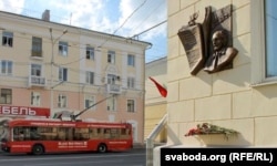 Кветкі для Давіда Сімановіча