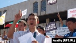 Наил Нәбиуллин җәен Татарстанда күпләп кулга алынган мөселманнарны яклау митингында