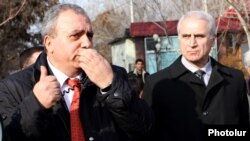 Armenia - Opposition presidential candidate Hrant Bagratian campaigns in Armavir province, 5Feb2013.