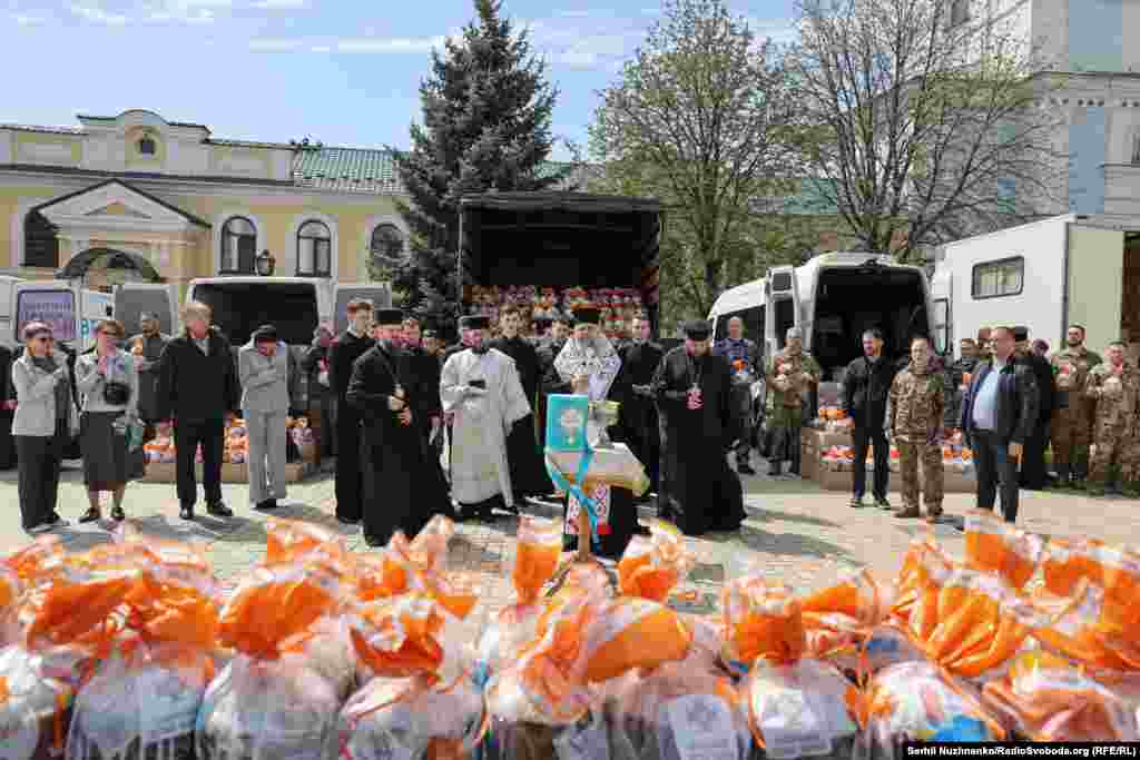 У молитві разом з предстоятелем Української православної церкви взяли участь капелани, військовослужбовці