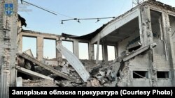 Бинои харобшудаи зиндон дар деҳаи Биленке дар вилояти Запорожйе.