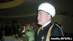 Равил хәзрәткә “Татарстан алдындагы казанышлары өчен” бүләк тапшырылды