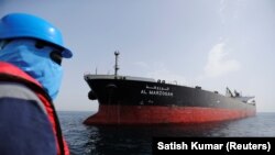 نفتکش المزروق در بندر فجیره