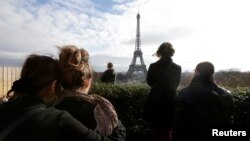 Франци -- Париж, Лахь. 16, 2015. 