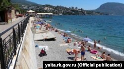Пляж у Ялті