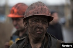 Шахтарі після виходу з вугільної шахти імені Засядька. Донецьк, 4 березня 2015 року