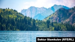 Сары-Челек көлү. Кыргызстан. 