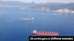 Російські танкери в Азовському морі. 2020 рік