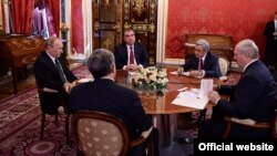 Россия - Президент Армении Серж Саргсян (второй справа) на неформальной встрече с президентами России, Беларуси, Кыргызстана и Таджикистана, Москва, 8 мая 2014 г.