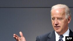 Байден Мюнхен иминлек җыенында Reset төймәсенә басарга чакырды