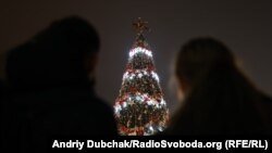 Ялинку традиційно засвітять 19 грудня