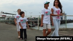 По именам представителей того или иного поколения абхазов можно, как по годовым кольцам дерева, проследить внешние влияния на них