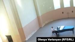 Концерт органиста Луки Гаделия в Пицундском храме