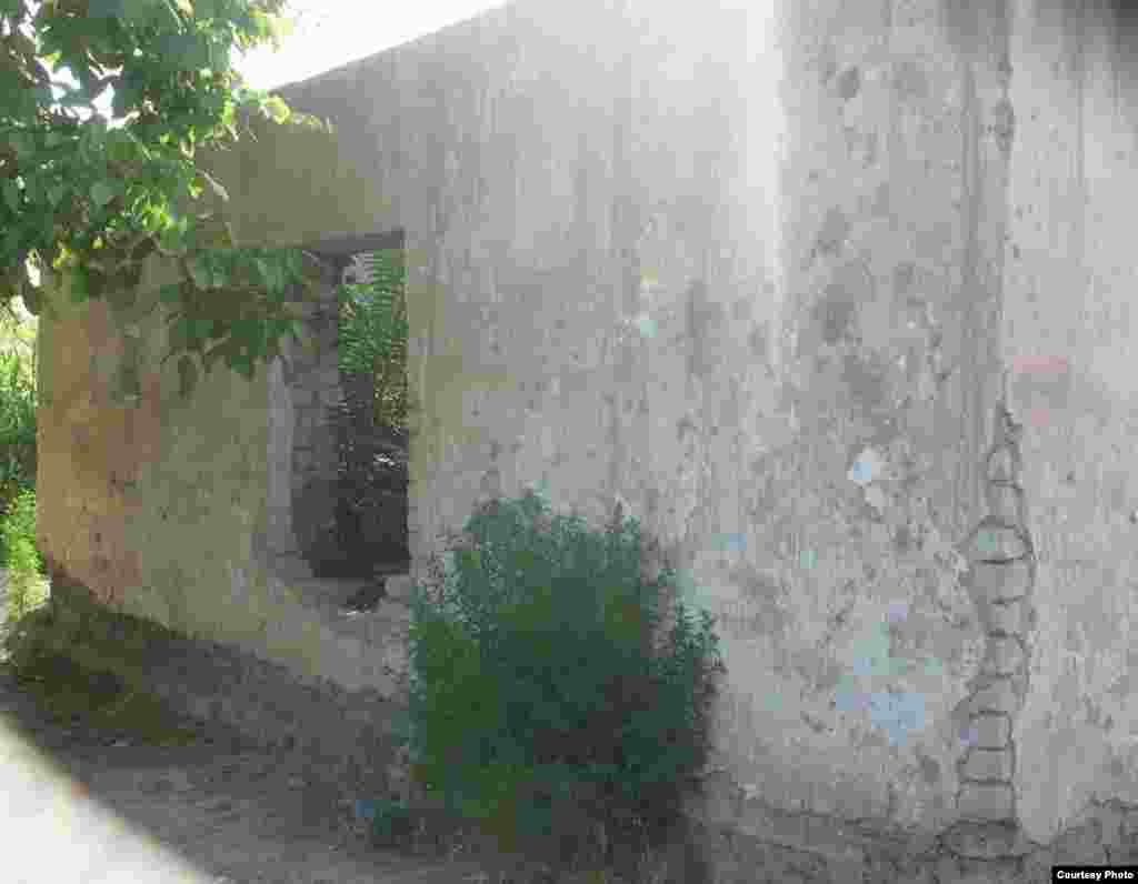 Этот дом так и не был восстановлен после войны 