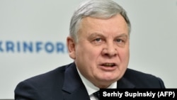 За даними міністра оборони України, Росія посилила свою потужність у Криму до 42 тисяч військових, а на північно-східному напрямку біля кордону України має намір зосередити 110 тисяч військових