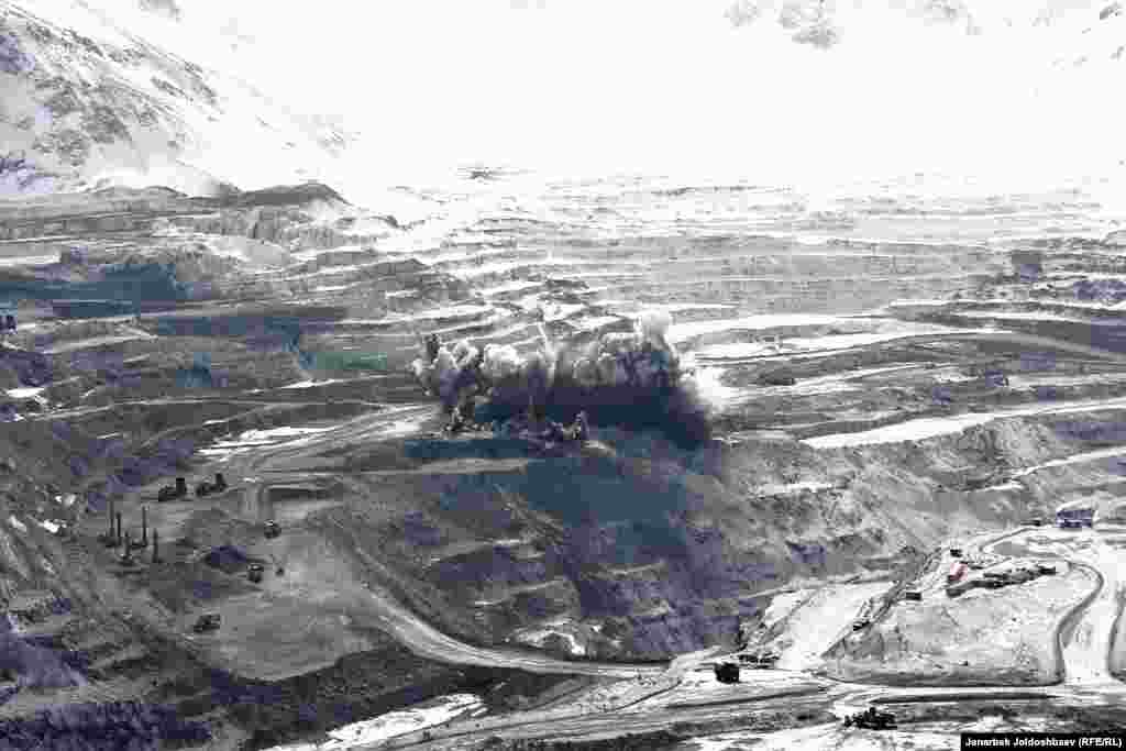 По результатам геологоразведочных работ в 2012 году срок эксплуатации месторождения Кумтор продлен продлен до 2023 года