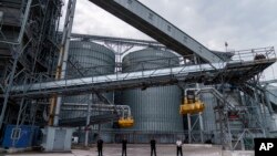 یکی از انبارهای غله اوکراین در بندر اودسا 