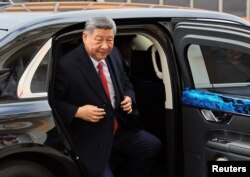 Сі Цзіньпін прибув до Москви, але зустрів його не Путін. На фото: Сі Цзіньпін у Москві, 8 травня 2025 року